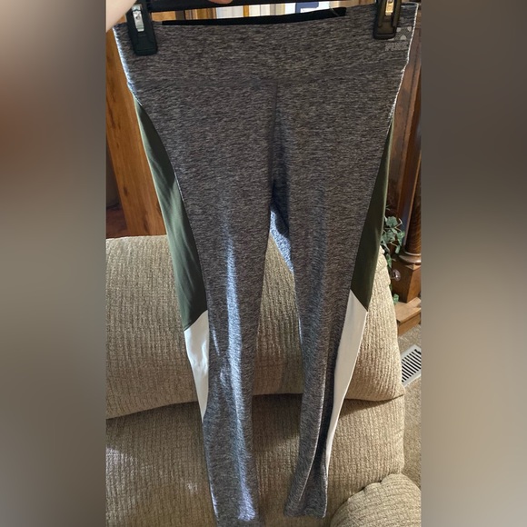 Pink Victoria’s Secret Ultimate Leggings - Picture 3 of 3